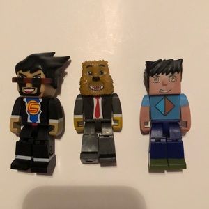 3 Minecraft Figurines